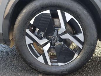 Peugeot 2008 1.2 Hybrid 136 GT 5dr e-DSC6