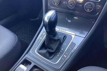 Volkswagen e-Golf 99kW e-Golf 35kWh 5dr Auto