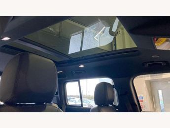 Land Rover Defender 3.0 D250 SE 110 5dr Auto