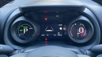 Toyota Yaris 1.5 Hybrid Design 5dr CVT