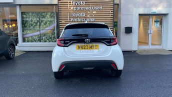 Toyota Yaris 1.5 Hybrid Design 5dr CVT
