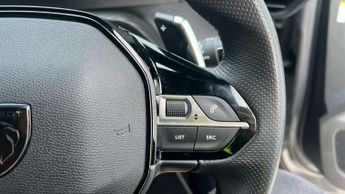 Peugeot 2008 1.2 Hybrid 136 GT 5dr e-DSC6
