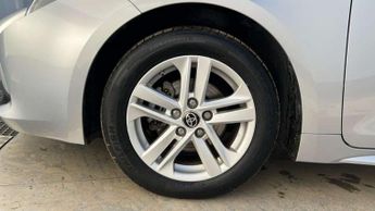 Toyota Corolla 1.8 VVT-i Hybrid Icon 5dr CVT