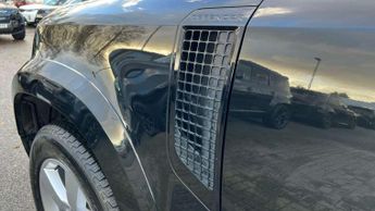 Land Rover Defender 3.0 D250 Hard Top SE Auto