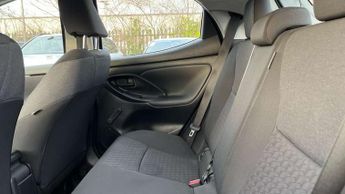 Toyota Yaris 1.5 Hybrid Icon 5dr CVT