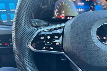 Volkswagen Golf 1.5 eTSI 150 R-Line 5dr DSG