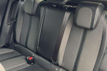 Peugeot 2008 1.2 PureTech Allure Premium 5dr