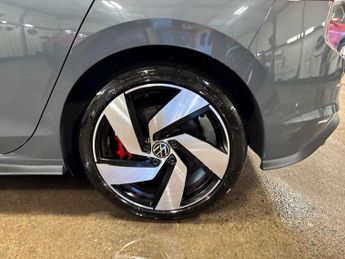 Volkswagen Golf GTI 2.0 TSI GTI 5dr DSG