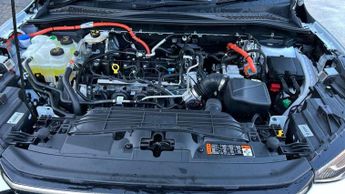 Ford Kuga 2.5 FHEV ST-Line X 5dr CVT