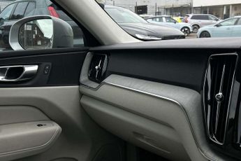 Volvo XC60 2.0 B5P Core 5dr AWD Geartronic