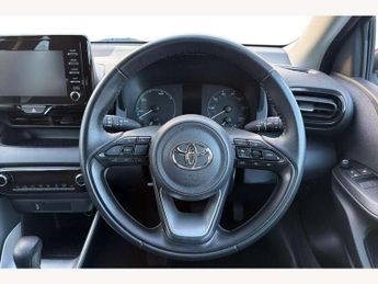 Toyota Yaris 1.5 Hybrid Icon 5dr CVT