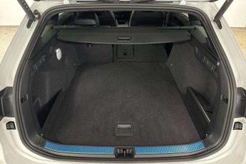 Volkswagen Passat Estate 1.5 eTSI R-Line 5dr DSG