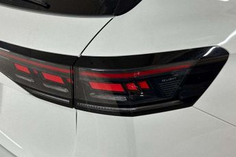 Volkswagen Passat Estate 1.5 eTSI R-Line 5dr DSG