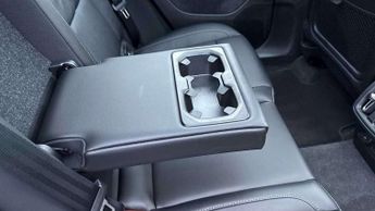 Volvo XC40 2.0 B4P Ultimate Dark 5dr Auto