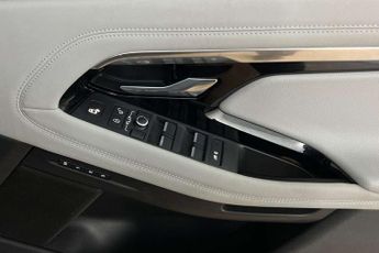 Land Rover Range Rover Evoque 2.0 P250 First Edition 5dr Auto