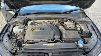 Volkswagen Golf 1.5 eTSI 150 R-Line 5dr DSG