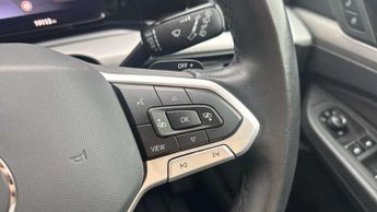Volkswagen Golf 2.0 TDI Life 5dr DSG