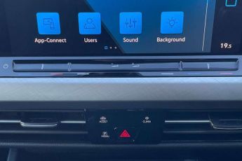 Volkswagen Golf 2.0 TDI Life 5dr DSG