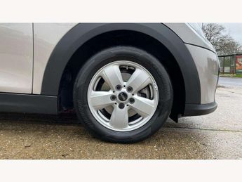 MINI Hatchback 5dr 1.5 Cooper Classic 5dr Auto [Comfort/Nav Pack]