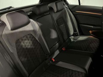 Volkswagen Golf 1.5 TSI R-Line 5dr