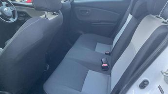 Toyota Yaris 1.5 VVT-i Icon Tech 5dr CVT