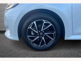 Toyota Yaris 1.5 Hybrid Design 5dr CVT