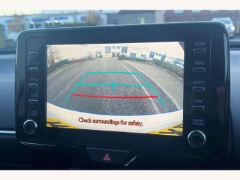 Toyota Yaris 1.5 Hybrid Design 5dr CVT