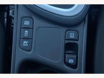 Toyota Yaris 1.5 Hybrid Design 5dr CVT