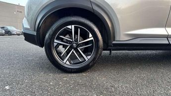 Nissan Juke 1.0 DiG-T N-Connecta 5dr DCT