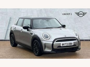 MINI Hatch 1.5 Cooper Classic 5dr Auto [Comfort/Nav Pack]