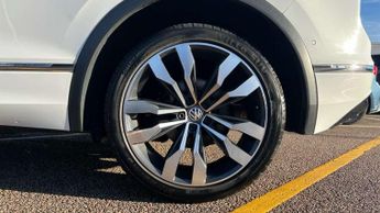 Volkswagen Tiguan 2.0 TSi 230 4Motion SEL 5dr DSG