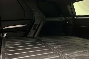 Land Rover Discovery 3.0 D300 Dynamic HSE Commercial Auto