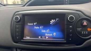 Toyota Yaris 1.5 Hybrid Design 5dr CVT