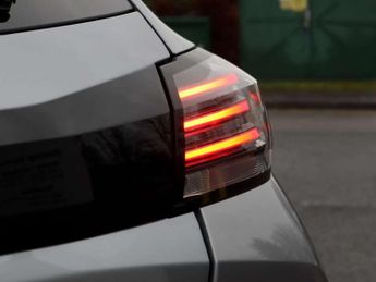 Peugeot 208 1.2 Hybrid 100 Allure 5dr e-DSC6