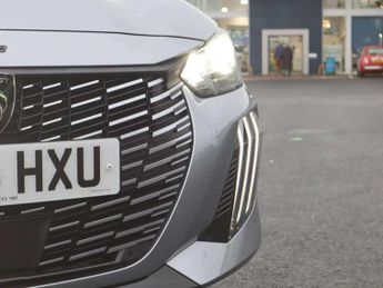 Peugeot 208 1.2 Hybrid 100 Allure 5dr e-DSC6