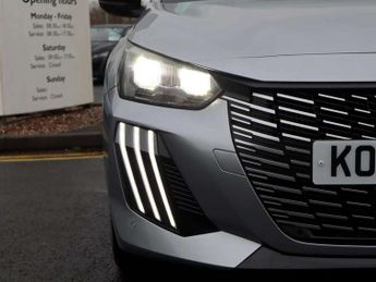 Peugeot 208 1.2 Hybrid 100 Allure 5dr e-DSC6