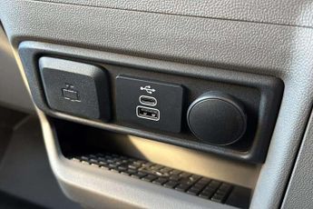 Volkswagen Transporter 2.0 TDI 150 Commerce Pro Van Auto