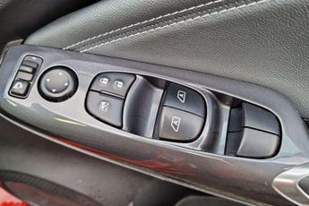 Nissan Juke 1.0 DiG-T N-Connecta 5dr DCT