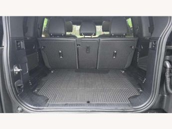Land Rover Defender 3.0 D250 X-Dynamic S 110 5dr Auto