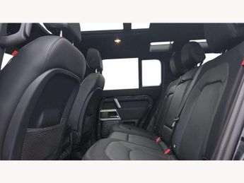 Land Rover Defender 3.0 D250 X-Dynamic S 110 5dr Auto