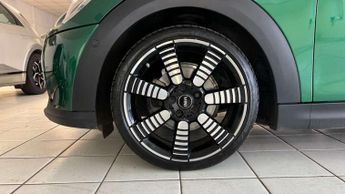MINI Hatchback 1.5 Cooper Exclusive 3dr Auto