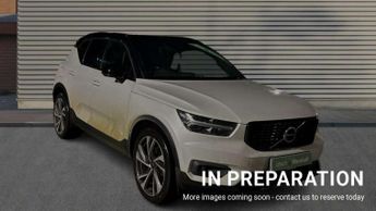 Volvo XC40 2.0 T4 R DESIGN Pro 5dr AWD Geartronic