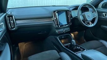 Volvo XC40 2.0 T4 R DESIGN Pro 5dr AWD Geartronic