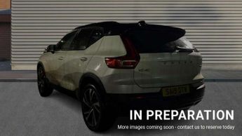 Volvo XC40 2.0 T4 R DESIGN Pro 5dr AWD Geartronic