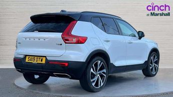 Volvo XC40 2.0 T4 R DESIGN Pro 5dr AWD Geartronic