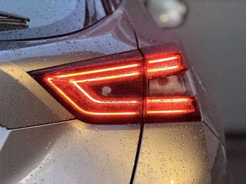 Nissan Juke 1.0 DiG-T Acenta Premium 5dr DCT