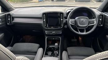 Volvo XC40 2.0 B4P Ultimate Dark 5dr Auto