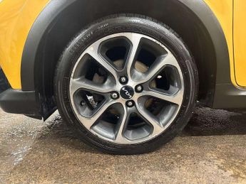 Kia Picanto 1.0 X-Line 5dr Auto