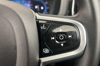 Volvo XC60 2.0 B4D R DESIGN 5dr AWD Geartronic