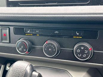 Volkswagen Transporter 2.0 TDI 150 Highline Van DSG